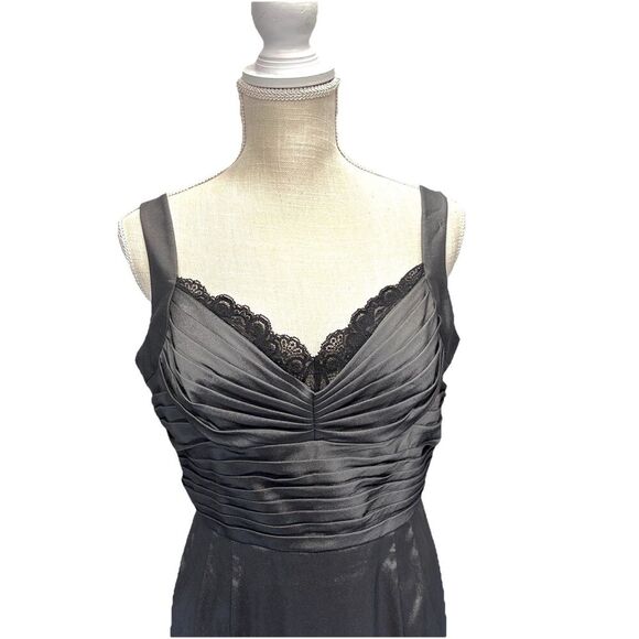 Adrianna Papell Women Sheath Cocktail Dress 12P Gray Ruched Bodice Lace Trim - Picture 3 of 15